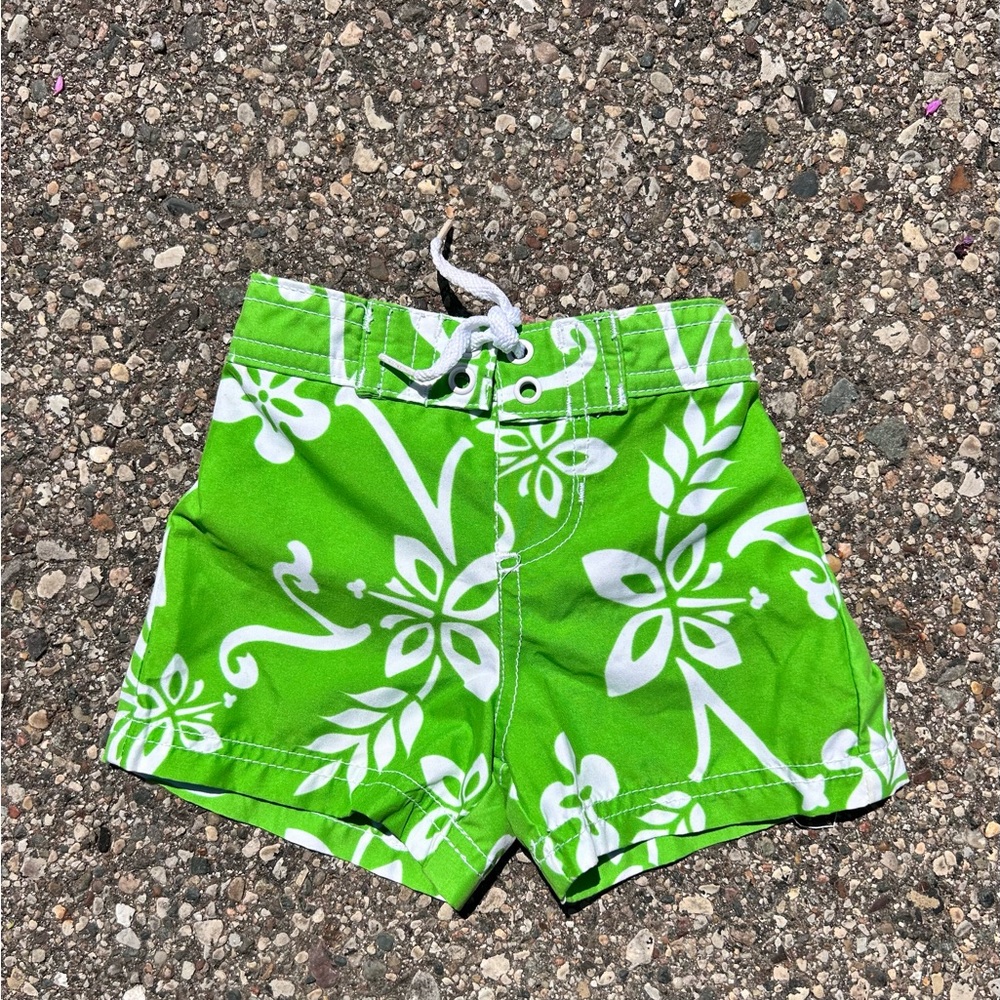 Wave zone swim trunks